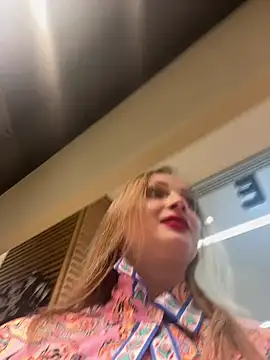 Snapshot of LadyTatiana_Madam chatting on 02/11/25, 04:24 LadyTatiana Madam online show from 02/11/25, 04:24