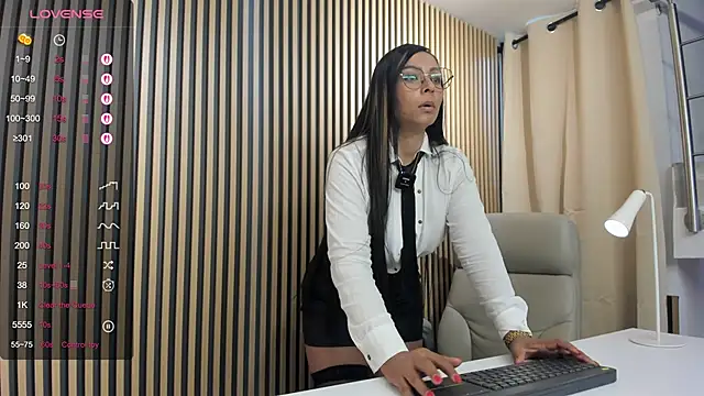 Snapshot of lulu_072 chatting on 02/25/25, 03:27 lulu 072 online show from 02/25/25, 03:27
