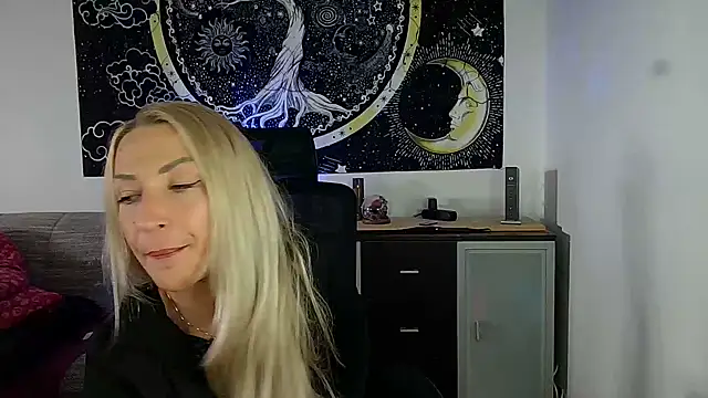 Snapshot of SexxyLiviaa chatting on 06/15/26, 08:05 SexxyLiviaa online show from 06/15/26, 08:05