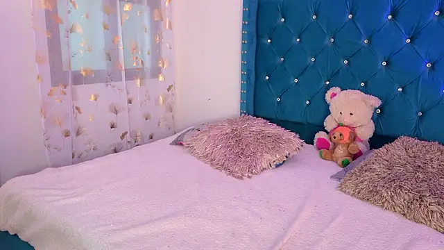 Lilly Peach22 online show from 02/26/26, 03:38