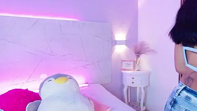 AbrilBrent online show from 11/27/25, 07:49