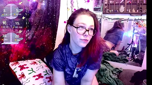 Snapshot of EverlyEster chatting on 02/05/25, 06:13 EverlyEster online show from 02/05/25, 06:13