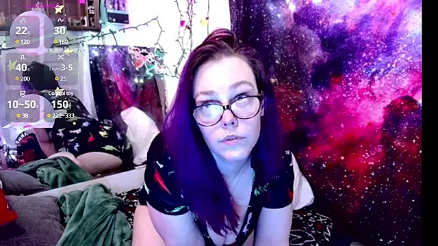 Snapshot of EverlyEster chatting on 02/20/25, 10:48 EverlyEster online show from 02/20/25, 10:48