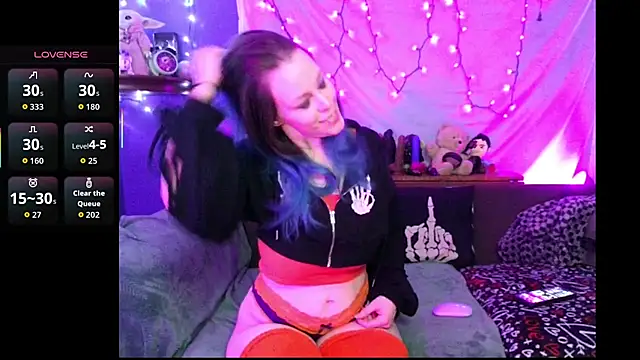 Snapshot of EverlyEster chatting on 11/08/25, 03:07 EverlyEster online show from 11/08/25, 03:07