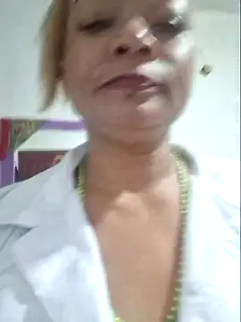 gatadeojosclaros online show from 03/01/25, 03:38