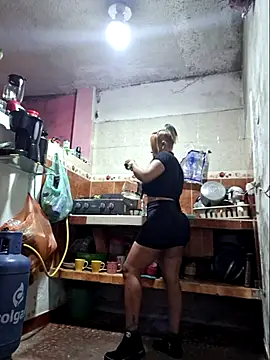 gatadeojosclaros online show from 04/25/26, 01:52