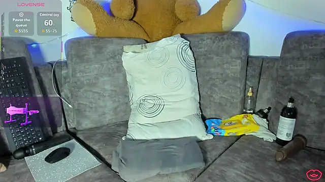 BrianaHazel online show from 11/18/25, 11:37