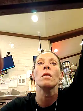 Snapshot of gorgeous11 chatting on 03/18/25, 08:58 gorgeous11 online show from 03/18/25, 08:58