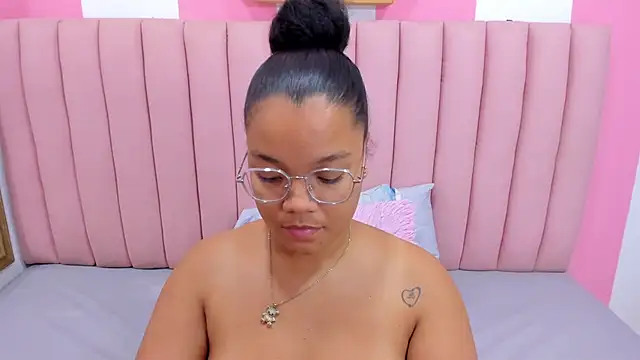 ISABELLA 020 online show from 03/07/25, 06:22