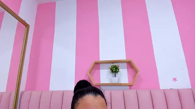 ISABELLA 020 online show from 03/12/25, 11:09