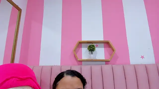 ISABELLA 020 online show from 09/25/25, 12:31