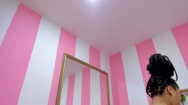 ISABELLA 020 online show from 10/04/25, 12:14