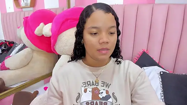 ISABELLA 020 online show from 12/16/25, 12:21