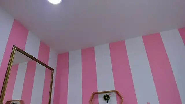 ISABELLA 020 online show from 03/12/26, 12:22