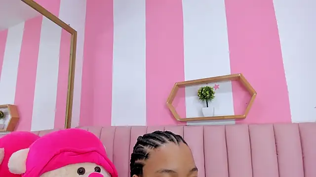 ISABELLA 020 online show from 04/09/26, 12:21