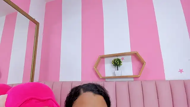 ISABELLA 020 online show from 04/18/26, 11:58