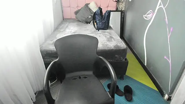 Snapshot of EmmaaEvans_ chatting on 01/25/25, 05:40 EmmaaEvans online show from 01/25/25, 05:40