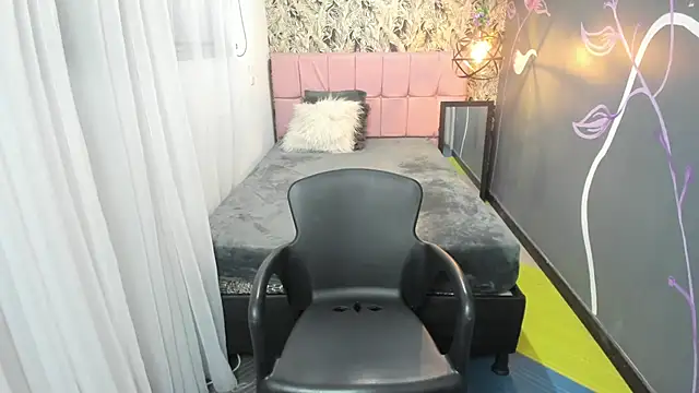 Snapshot of EmmaaEvans_ chatting on 01/29/25, 11:51 EmmaaEvans online show from 01/29/25, 11:51