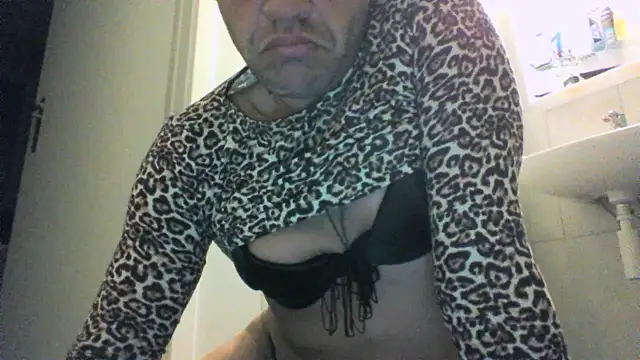 Snapshot of susilover6969x6969 chatting on 03/31/26, 08:53 susilover6969x6969 online show from 03/31/26, 08:53