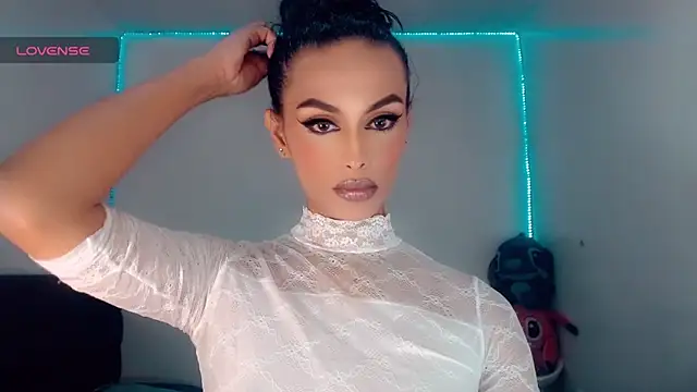  Riannagarcia  online show from 11/04/25, 03:38