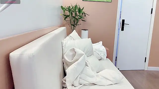 AKiKi711 online show from 02/16/26, 04:52