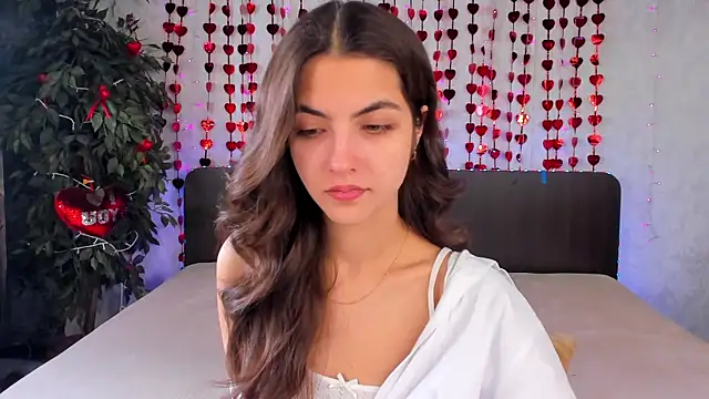 Milana Crystal  online show from 02/20/25, 08:17