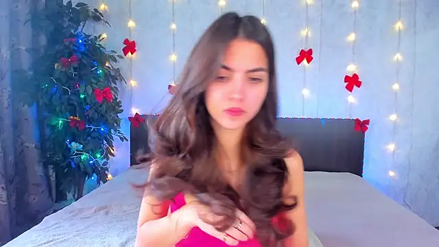 Milana Crystal  online show from 12/05/25, 08:12