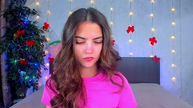 Milana Crystal  online show from 02/02/26, 08:02