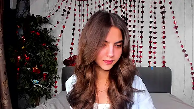 Milana Crystal  online show from 02/12/26, 08:09