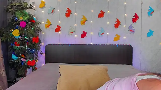 Milana Crystal  online show from 04/11/26, 07:13