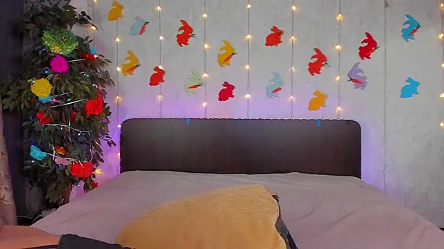 Milana Crystal  online show from 04/20/26, 07:11