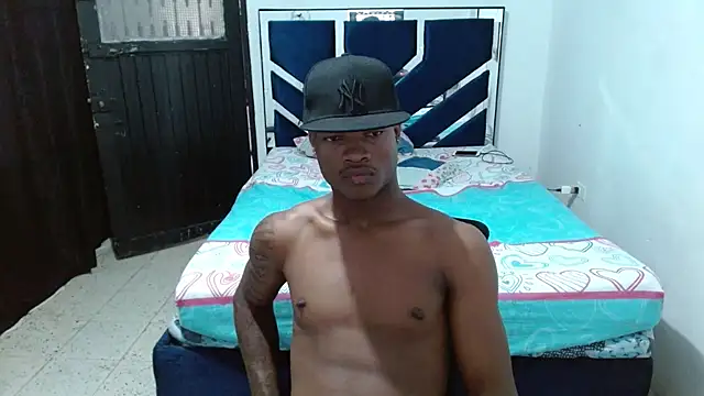 MiguelAngelxl online show from 09/30/25, 02:44