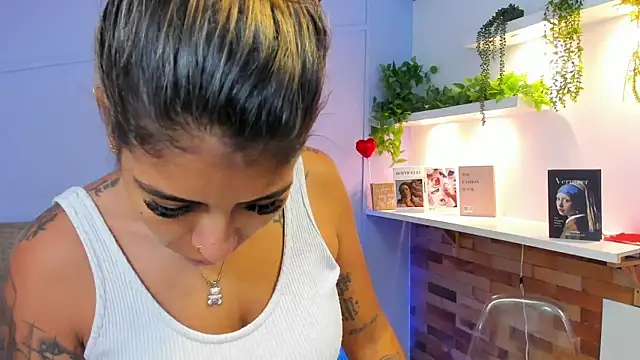 Georgina-coule online show from 02/19/25, 12:22