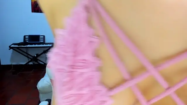 jessi and boy online show from 11/22/25, 07:24