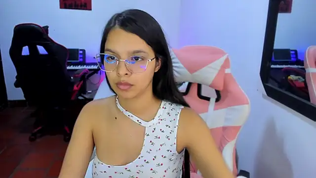 jessi and boy online show from 11/24/25, 11:15