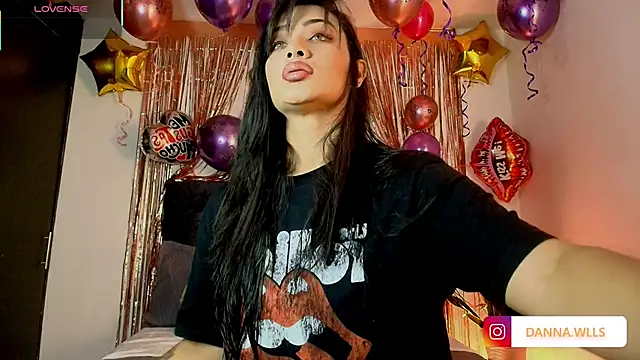 Dannawells online show from 12/15/25, 07:18