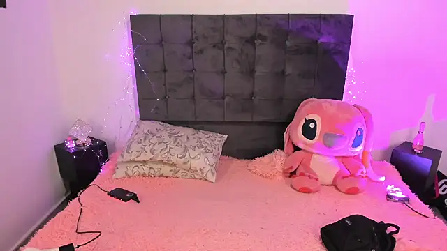 Kylie2211 online show from 10/24/25, 03:14