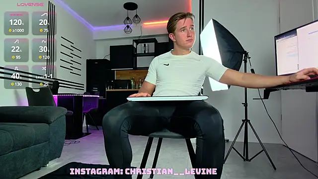 ChristianLevine  online show from 02/09/25, 06:58