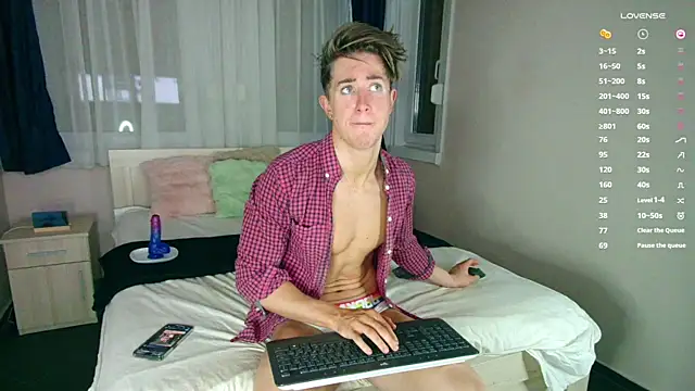 ChristianLevine  online show from 11/26/25, 03:13