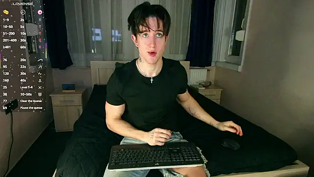 Snapshot of ChristianLevine_ chatting on 01/15/26, 04:44 ChristianLevine online show from 01/15/26, 04:44