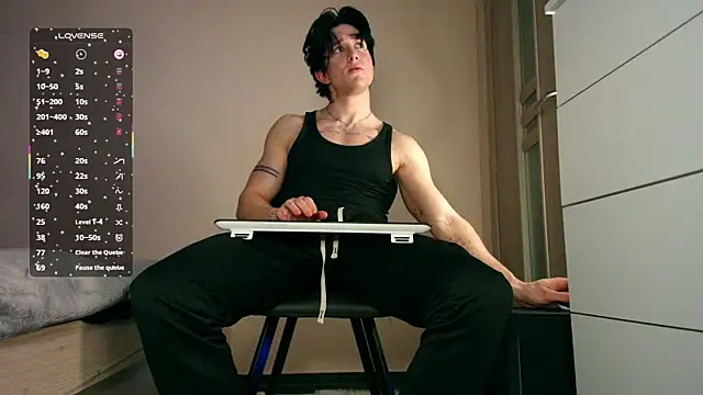 Snapshot of ChristianLevine_ chatting on 02/09/26, 04:11 ChristianLevine online show from 02/09/26, 04:11