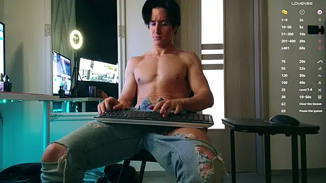 Snapshot of ChristianLevine_ chatting on 03/02/26, 07:15 ChristianLevine online show from 03/02/26, 07:15