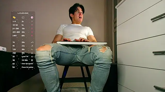 ChristianLevine  online show from 03/31/26, 06:03