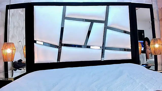 LiaObrien online show from 02/19/26, 09:22