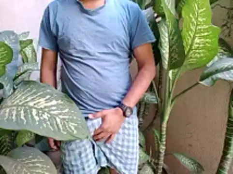 Snapshot of Vickyy_001 chatting on 12/14/25, 09:58 Vickyy 001 online show from 12/14/25, 09:58