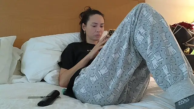 Mr-and-Mrs-Smith online show from 03/11/25, 10:51