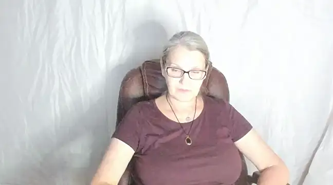 irinamaux online show from 02/23/25, 08:22