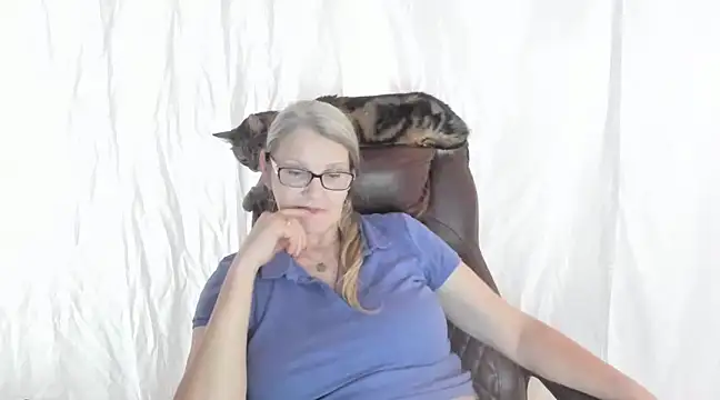 irinamaux online show from 02/25/25, 11:41