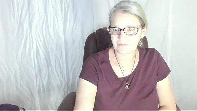 irinamaux online show from 03/01/25, 07:51