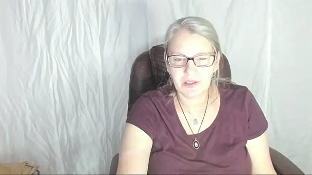 irinamaux online show from 03/01/25, 01:40